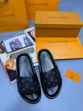 Load image into Gallery viewer, Slipper