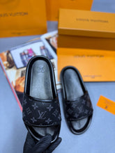 Load image into Gallery viewer, Slipper