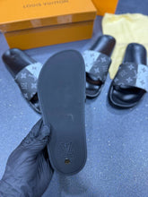 Load image into Gallery viewer, Slipper