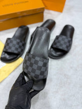 Load image into Gallery viewer, Slipper