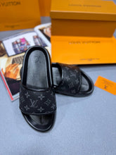 Load image into Gallery viewer, Slipper
