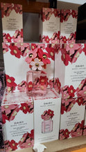 Load image into Gallery viewer, Perfume