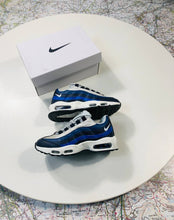 Load image into Gallery viewer, Shoes