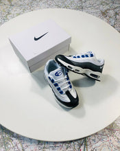 Load image into Gallery viewer, Shoes