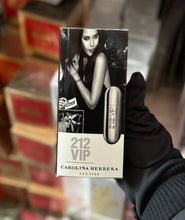 Load image into Gallery viewer, Perfume