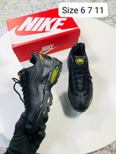 Load image into Gallery viewer, Shoes