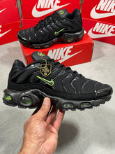Load image into Gallery viewer, Shoes