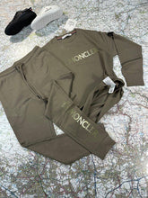 Load image into Gallery viewer, Tracksuit