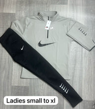 Load image into Gallery viewer, Tracksuit women