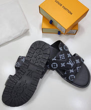 Load image into Gallery viewer, Slipper