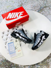 Load image into Gallery viewer, Shoes