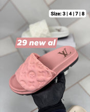 Load image into Gallery viewer, Slipper