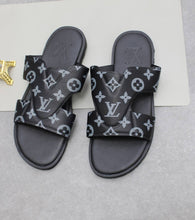 Load image into Gallery viewer, Slipper