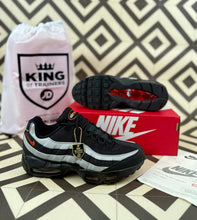 Load image into Gallery viewer, Shoes