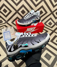 Load image into Gallery viewer, Shoes