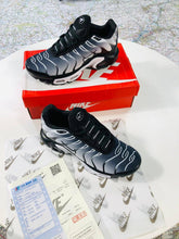 Load image into Gallery viewer, Shoes