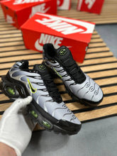 Load image into Gallery viewer, Shoes