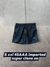 Load image into Gallery viewer, Short