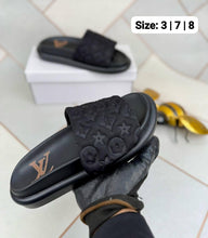 Load image into Gallery viewer, Slipper