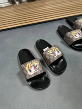 Load image into Gallery viewer, Slipper