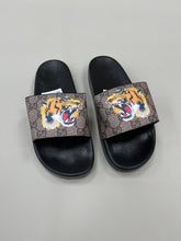 Load image into Gallery viewer, Slipper