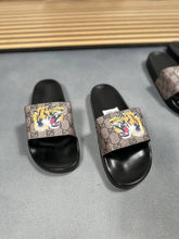 Load image into Gallery viewer, Slipper