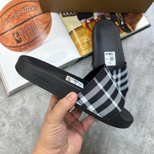 Load image into Gallery viewer, Slipper