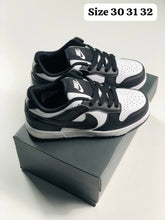 Load image into Gallery viewer, Shoes