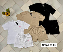 Load image into Gallery viewer, Tshirt