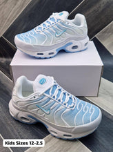 Load image into Gallery viewer, Shoes
