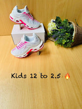Load image into Gallery viewer, Shoes