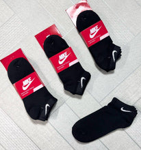 Load image into Gallery viewer, Socks