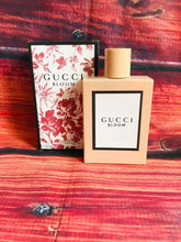 Load image into Gallery viewer, Perfume