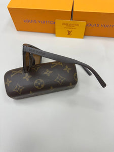 Sunglass
