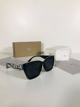 Load image into Gallery viewer, Sunglass
