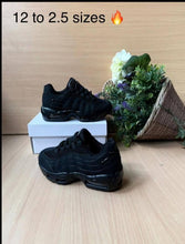 Load image into Gallery viewer, Shoes