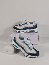 Load image into Gallery viewer, Shoes
