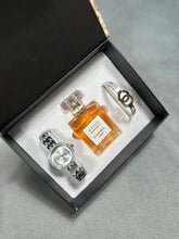 Load image into Gallery viewer, Perfume