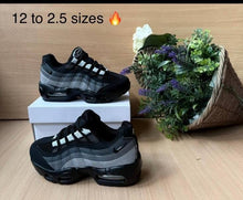 Load image into Gallery viewer, Shoes