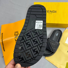 Load image into Gallery viewer, Slipper