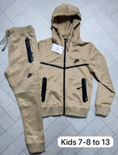 Load image into Gallery viewer, Tracksuit