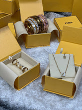 Load image into Gallery viewer, Necklace