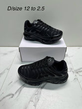 Load image into Gallery viewer, Shoes