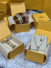 Load image into Gallery viewer, Necklace
