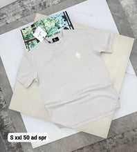 Load image into Gallery viewer, T-shirt