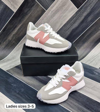 Load image into Gallery viewer, Shoes