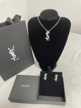 Load image into Gallery viewer, Necklace