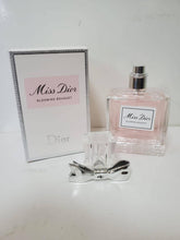 Load image into Gallery viewer, Perfume