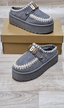 Load image into Gallery viewer, Shoes