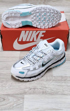 Load image into Gallery viewer, Shoes